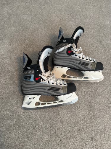 Bauer Vapor XX Hockey Skates Regular Width 10 (Used)
