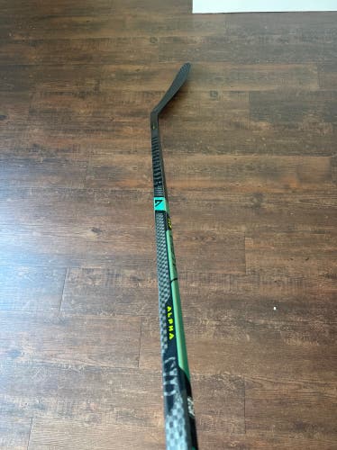 Warrior Alpha LX3 Pro Right Handed Hockey Stick P28 75 Flex