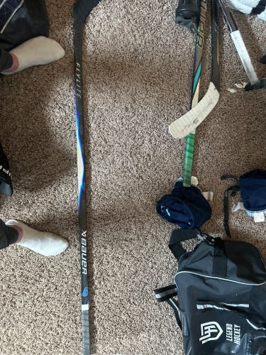 Senior Bauer Vapor Flylite Right Handed Hockey Stick P92 77 Flex (New)