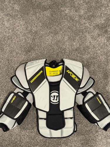 Medium Warrior Ritual X3E Goalie Chest Protector (New)
