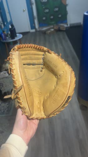 Wilson A2000 CM33 RH Catcher's Baseball Glove 33" (Used)