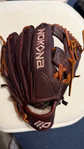 Nokona Bloodline EDGE P6-1150
11.5" I-Web Infield Baseball Glove