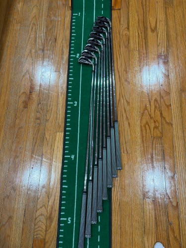 Men's Cobra King Cobra Right Handed Iron Set Regular Flex (Used)