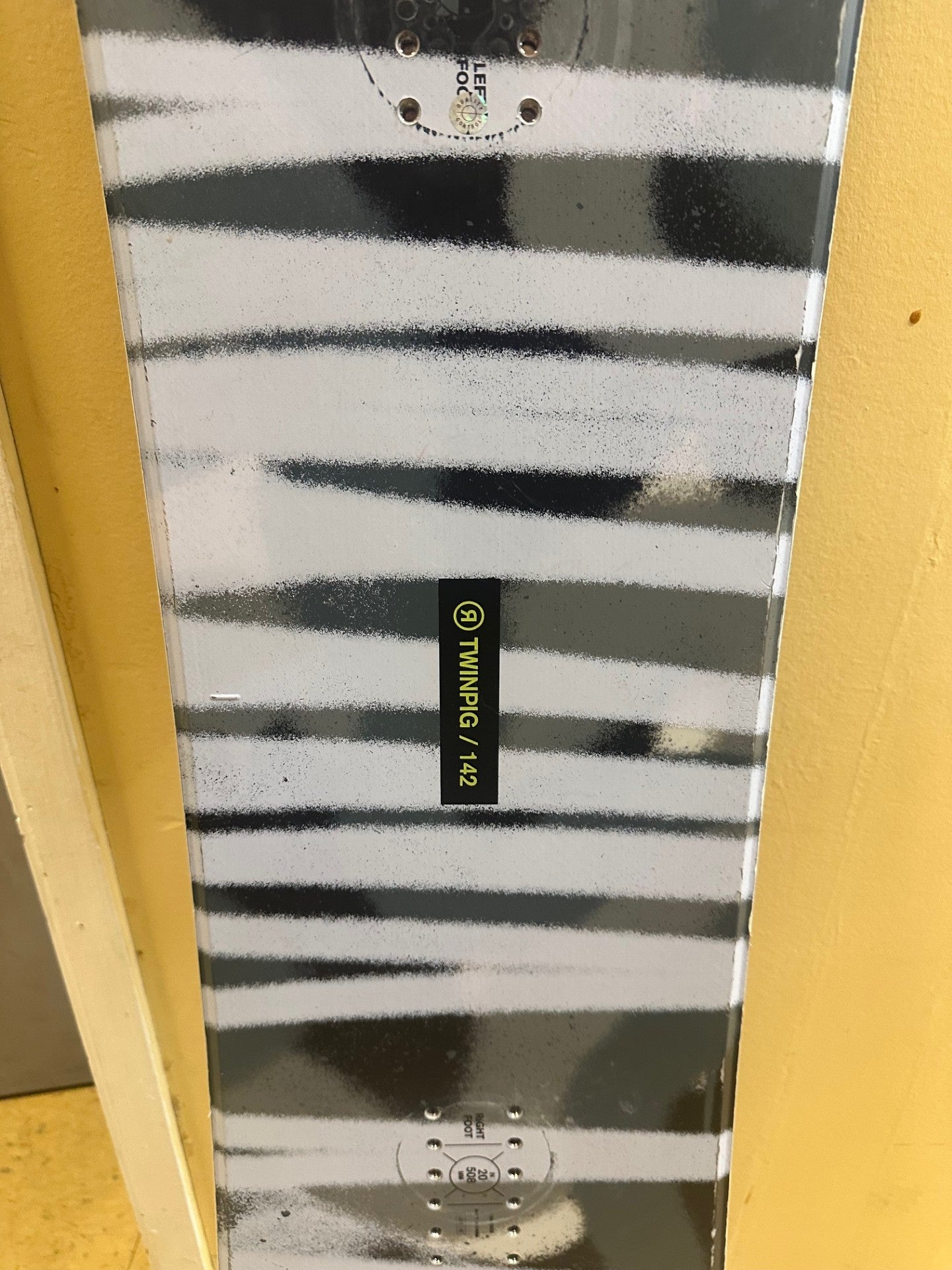 Ride Twinpig Snowboard 142 cm (Used) | SidelineSwap | Buy Ride Twinpig Snowboard 142 cm (Used) | SidelineSwap | Buy