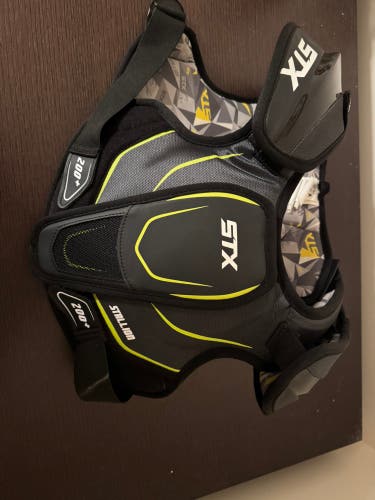 Medium Youth STX Stallion 200+ Shoulder Pads (Used)