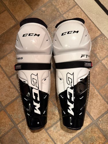 Like NEW. Senior CCM JetSpeed FT455 14" Shin Pads (Used)