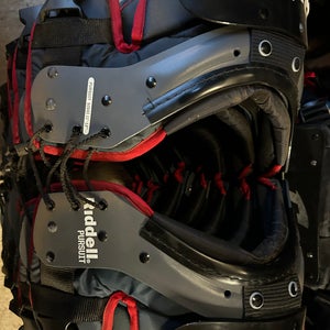Small Youth Riddell Pursuit Shoulder Pads (Used)