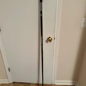 Like New. Senior Warrior Covert QR6T Right Handed Hockey Stick W01 75 Flex (Used)