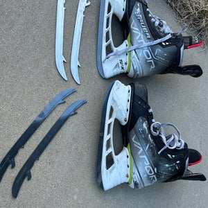 2023 Bauer Vapor Hyperlite 2 Hockey Skates size Senior 7 Fit 2 + 2 extra sets steel (3 sets total)