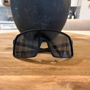 Unisex Medium Oakley Sutro Sunglasses (New)