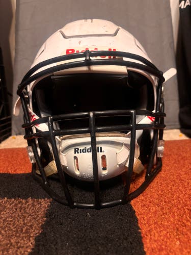 Youth Medium Riddell SpeedFlex Helmet (Used)