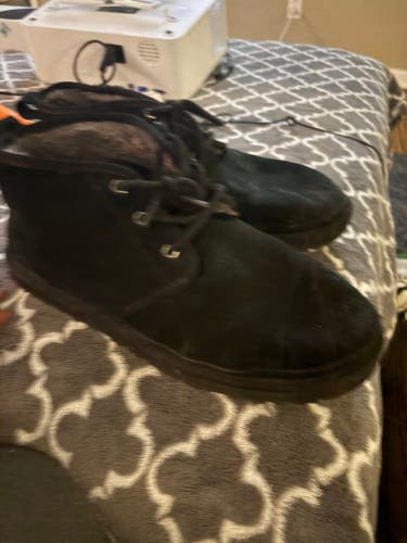 Black Men's Size M 10.0 (W 11.0) Adult UGG Neumel Shoes (Used)