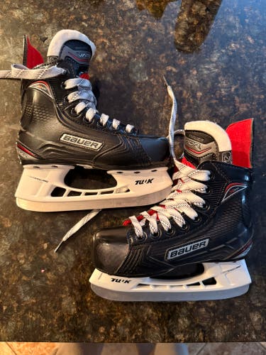 2017 Bauer Vapor X500 Hockey Skates Regular Width 12 (Used)