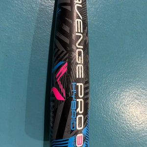 AXE Avenge Pro Hybrid 3 Bat USA Certified (-10) 20 oz 30"