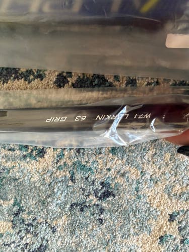 Intermediate Warrior Covert QRE 50 Right Handed Hockey Stick W71 55 Flex (New)