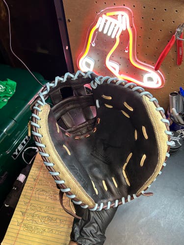 Mizuno Franchise GXS Catcher’s Mitt RHT, 34” (Conditioned & Partially Relaced in Carolina Blue)