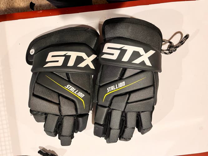 STX Stallion 200 Lacrosse Gloves (Used)