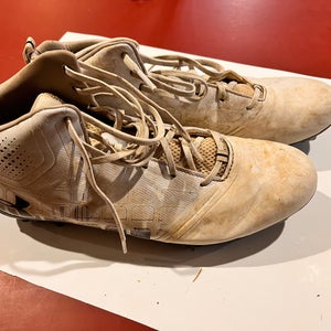 White Unisex Size M 12.0 (W 13.0) Adult Under Armour Low Top (Used)