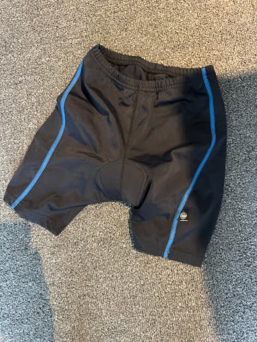 Aero Tech Design Cycling Shorts kids XL Black Lightweight Stretch Performance
