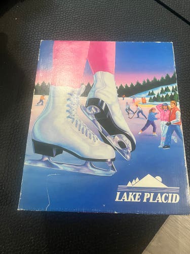 Figure Skates B Junior 3 (Used)