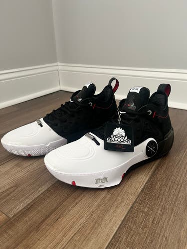 Men's Size M 11.0 (W 12.0) Shoes (New)