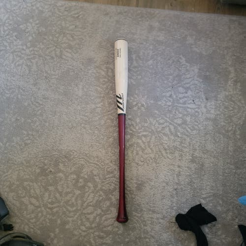 Marucci AM22 Maple Bat (-7.5) 30 oz 33" (Used)