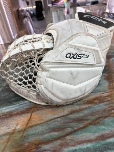CCM Axis 2.9 (Used) Senior Regular