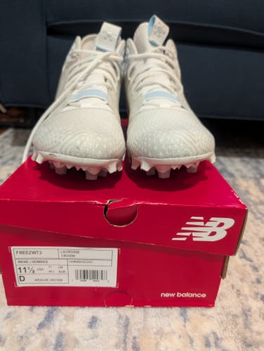 White Men's Size M 11.5 (W 12.5) Adult New Balance Freeze 3 Molded Lacrosse Cleats (Used)