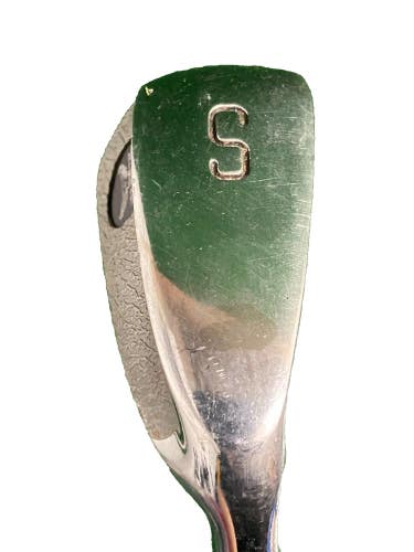 Buick Logo Sand Wedge Men's RH Stiff Steel 35 Inches In Great Condition