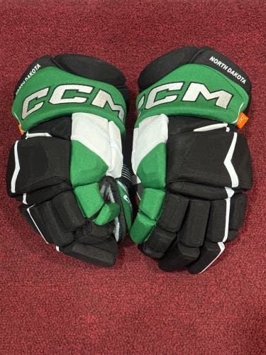 CCM HGPJSPP Gloves 14" Pro Stock (New) Item#ND1498
