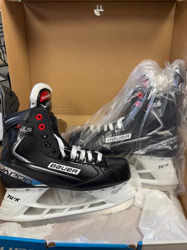 2021 Bauer Vapor X3.5 Hockey Skates Regular Width 8 (New)