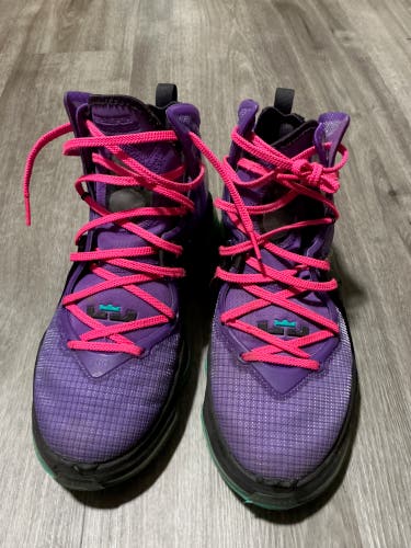 Men's Size M 10.0 (W 11.0) Nike Lebron 19 Shoes (Used)