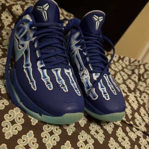 Men's Size M 9.0 (W 10.0) Nike Shoes (Used)