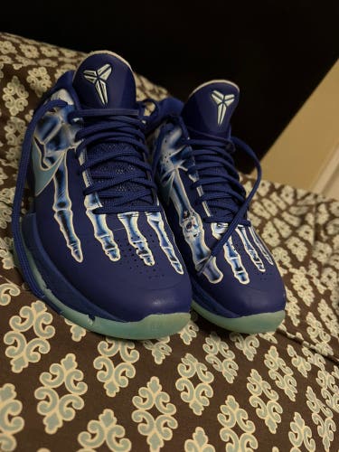 Men's Size M 9.0 (W 10.0) Nike Shoes (Used)