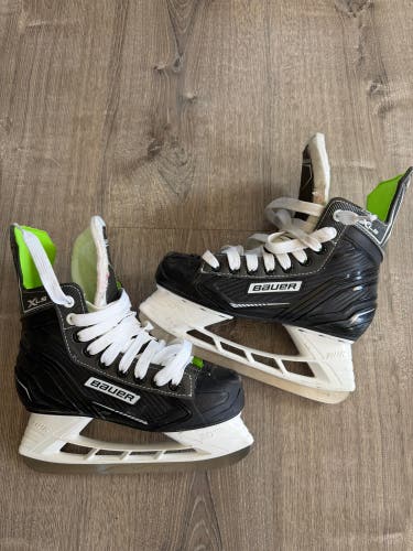Bauer XLS Hockey Skates Regular Width Size 4 (Used)