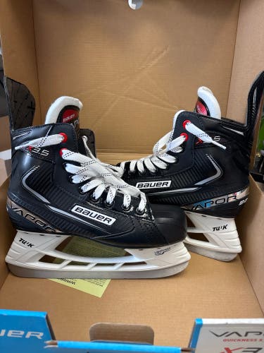 2021 Bauer Vapor X3.5 Hockey Skates Regular Width Size 5.5 (New)