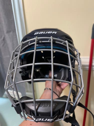 Medium Bauer Re-Akt 55 Helmet (New)