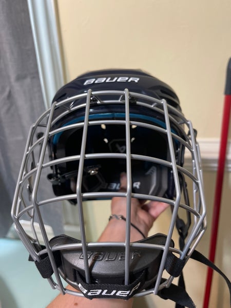Medium Bauer Re-Akt 55 Helmet (New)