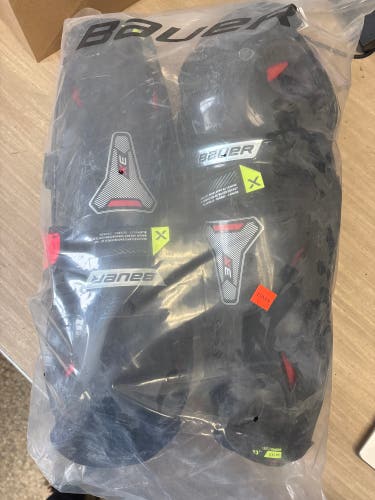 Intermediate Bauer Vapor 3X 13" Shin Pads (New)