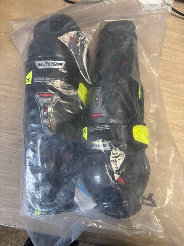 Junior Bauer Vapor 3X 12" Shin Pads (New)