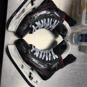 Black 2022 Bauer Supreme Mach Hockey Skates Pro Stock 8 (Used)
