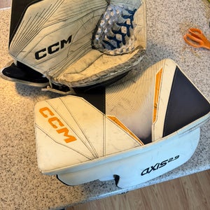 Int. Goalie gloves- E-Flex 6.9 580/1 and Axis 2.9