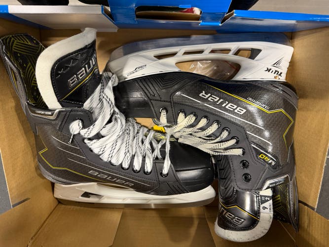 2024 Bauer Supreme M40 Hockey Skates 9 (Used)