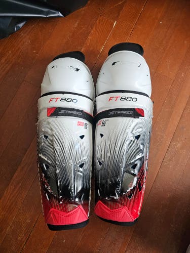 Junior CCM Jetspeed FT880 13" Shin Pads (Used)