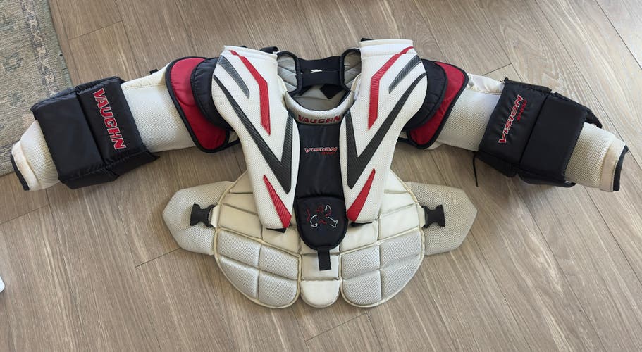 Medium Vaughn Vision 9400 Goalie Chest Protector (Used)