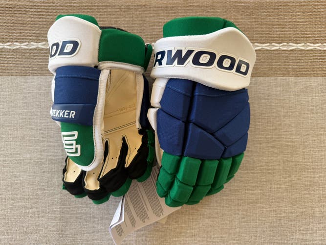 Carolina (Whalers colors) Sher-Wood Rekker Morph Pro Gloves 13" Pro Stock (New)