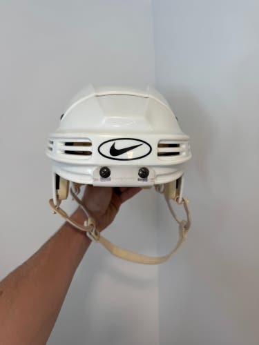 Medium Nike Bauer 4500 Helmet (Used)