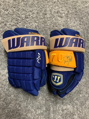 Warrior Franchise AX1 Game Used Autographed Hockey Gloves 13N Sundqvist St Louis Blues