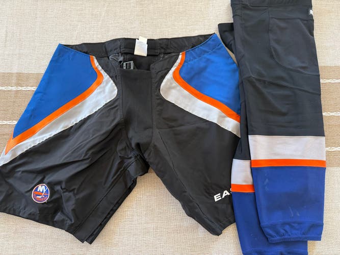 New York Islanders Rare 3rd Black Medium Easton Pant Shell Pro Stock (New) and Pro Stock Edge Socks