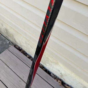 Senior Bauer Vapor Flylite Right Handed Hockey Stick P86 “ zegras curve” 70 Flex Pro Stock (Used)